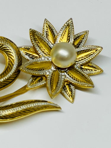 Spanish Damascene Pearl Flower Brooch Devil's Details